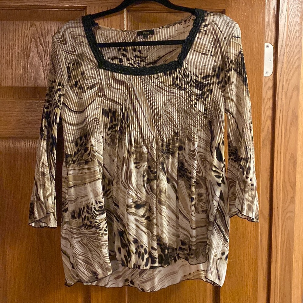 Cute Plisse top!